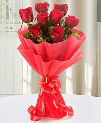 9 adet kırmızı gülden modern buket  Hakkari çiçek yolla , çiçek gönder , çiçekçi  